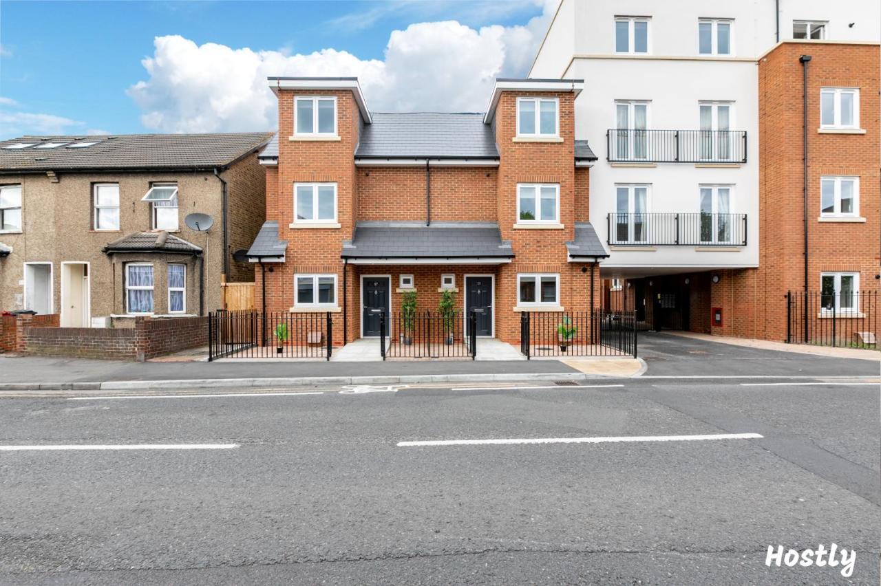 Turtle And Rabbit - Comfortable And Spacious Houses Slough Exterior foto